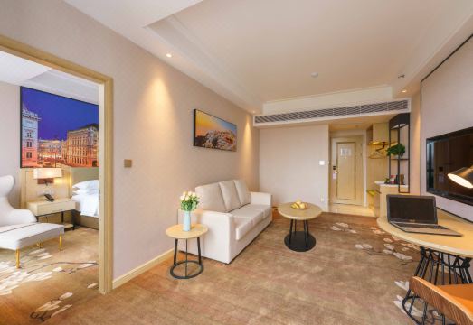 Vienna International Hotel(Ninzhou Dibao Plaza) Hotel Overview