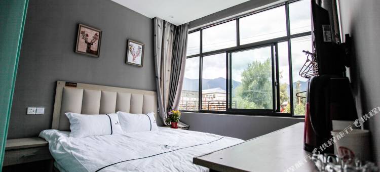 林芝雅静别苑图片