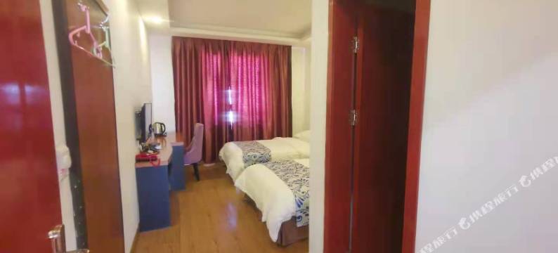 格尔木318沱沱河自驾车营地图片