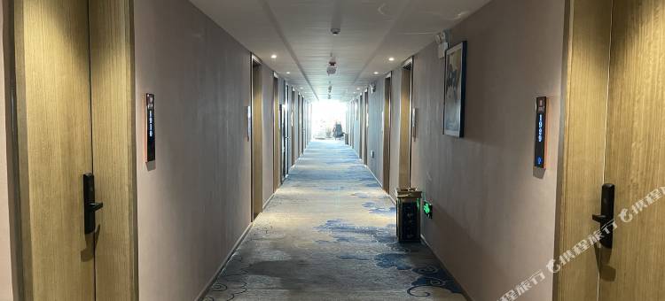 派酒店(赤峰高铁站店)图片