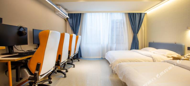 南逸电竞酒店(上海奉贤南桥店)图片