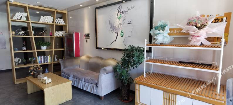 7日臻品酒店(乌兰察布维多利广场店)图片