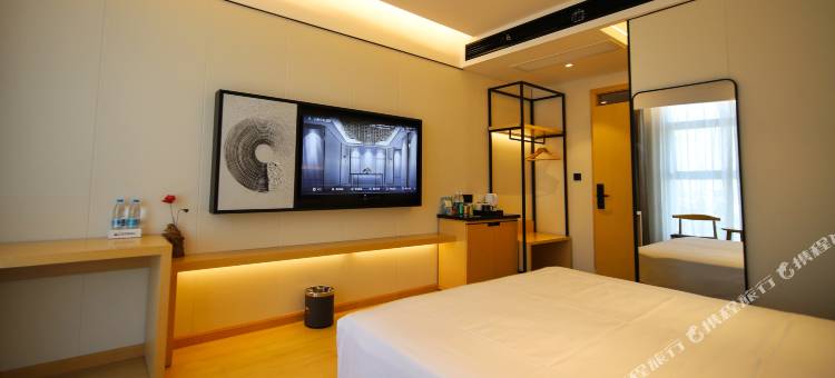 云朵酒店(南充不夜城西华师范大学华凤校区店)图片