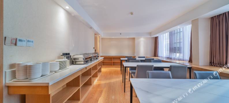 云见栖舍酒店(重庆大石坝轻轨店)图片
