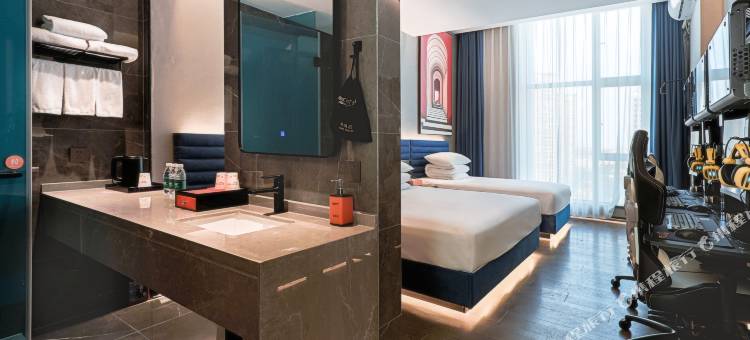 寓约电竞酒店(南昌红谷滩铜锣湾广场店)图片