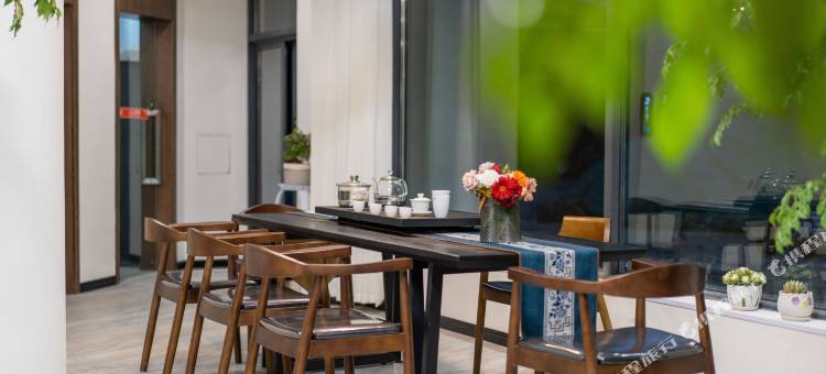 香格里拉云月涵雅客栈(独克宗古城大佛寺转经筒店)图片