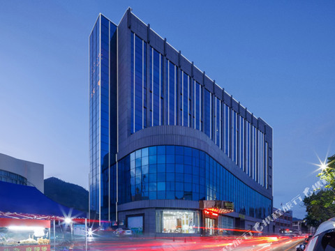 珠海富瑜湾假日酒店(明珠城轨站店)