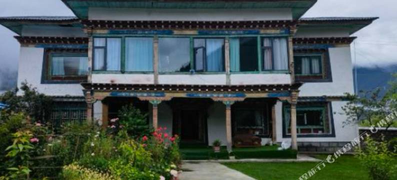 冈拉梅朵民宿图片