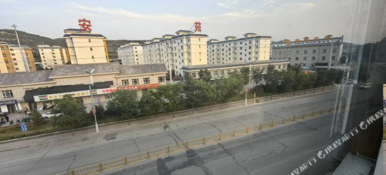 欢朋假日酒店(临县北收费站店)图片