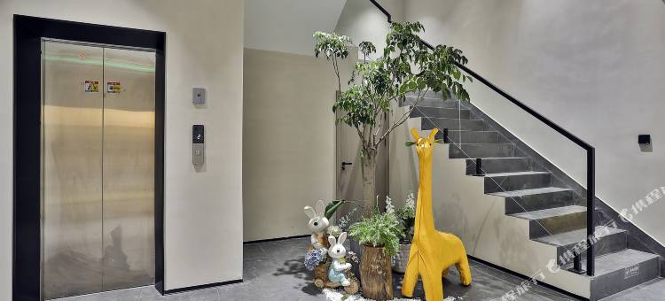遇·萌悦漫居酒店(绍兴鲁迅故里仓桥直街店)图片