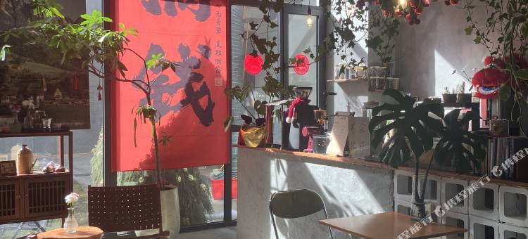 奢悦·啡㕨精品民宿(河北工业职业技术大学西美花街店)图片