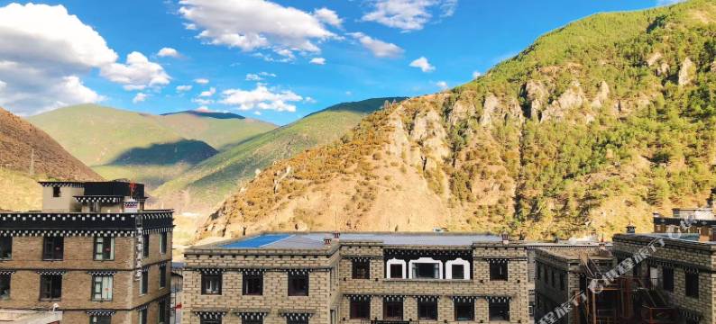 稻城高原反映主题酒店图片