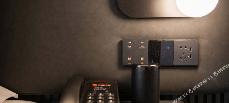 南昌NGNG酒店(红谷滩万达广场卫东地铁站店)图片