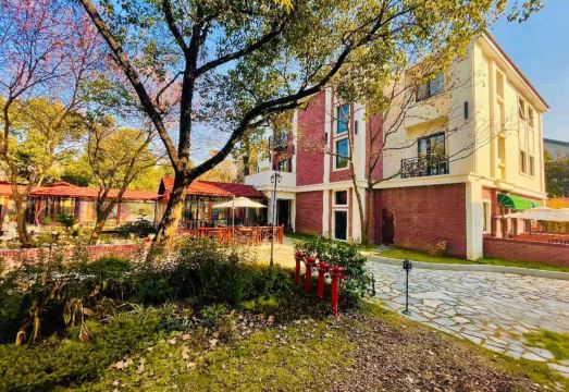 Kuandu Jade Hotel (Nanjing Zhongshan Mausoleum Scenic Area)Hotel Overview