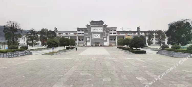 回禾泊悦轻奢酒店(天柱县汽车站店)图片