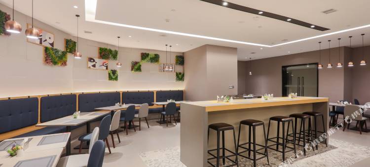 如家商旅酒店(南昌一附院人民公园地铁站店)图片