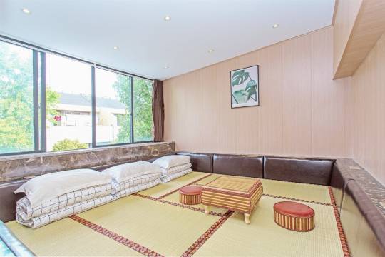 拾壹别墅轰趴老板民宿(琥珀路分店)