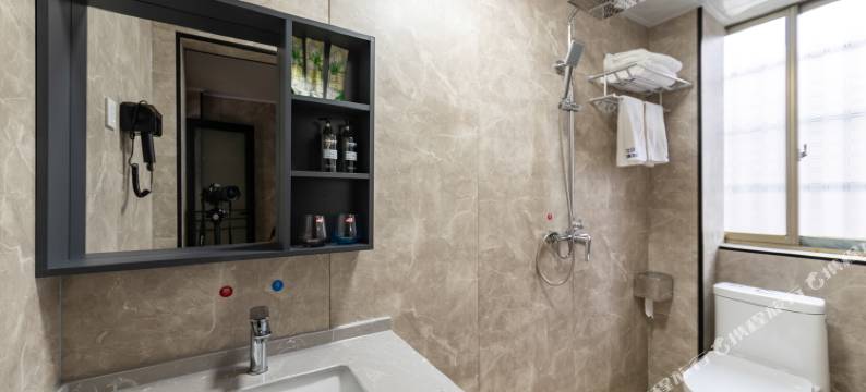 长沙途嘉影院酒店(湖南大学阜埠河地铁站店)图片