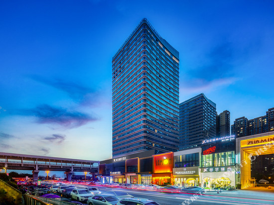 丽呈睿轩酒店(成都蜀都万达郫县高铁站店)