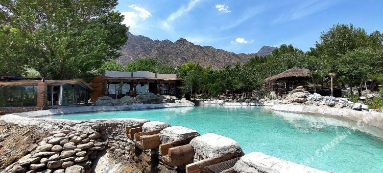 贺兰山岩画古村古树林民宿图片