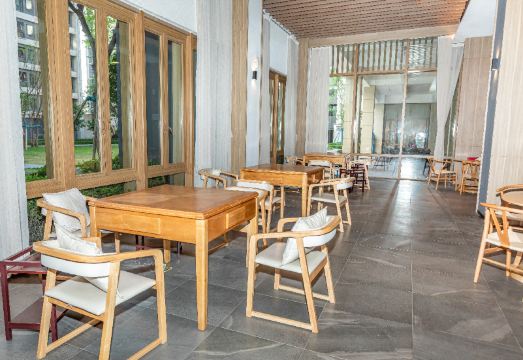 Xichang Hanjin Hotel ( qionghai 17 Degree Wanda Plaza Hotel) Hotel Overview