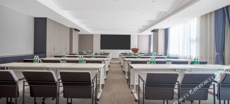 林芝工布天街林海公园亚朵酒店图片