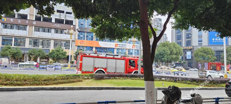 漫居精品酒店(秀山火车站店)图片