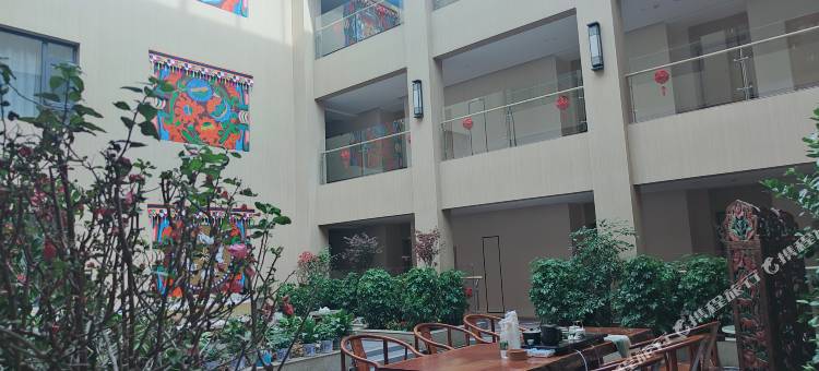 改则金色酒店图片