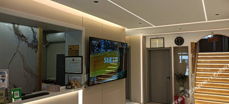 吉林华隆商务宾馆(江城广场天主教堂店)图片