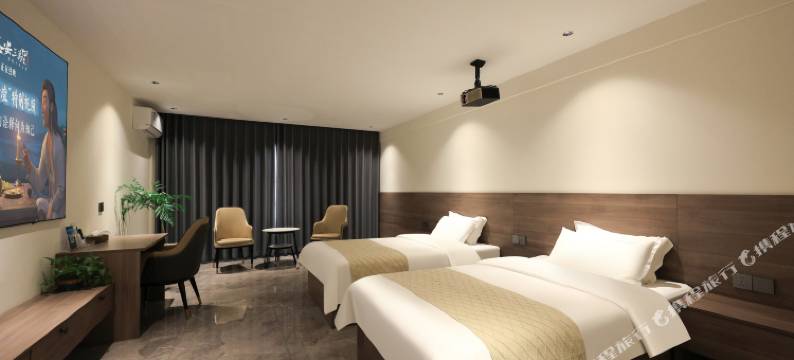 云端·澜居高空河景丨HighAltitude民宿(延吉延边大学网红墙店)图片