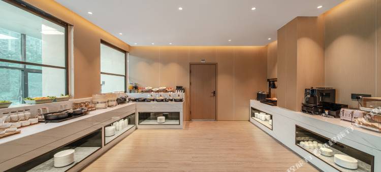 铂顿元世纪酒店(深圳沙井步涌地铁站店)图片