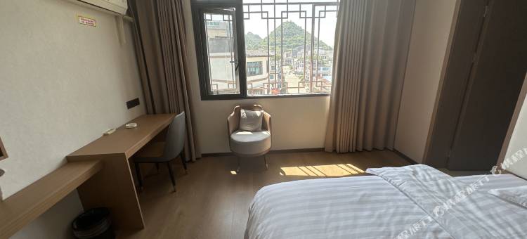 安龙正德酒店(招提景区店)图片