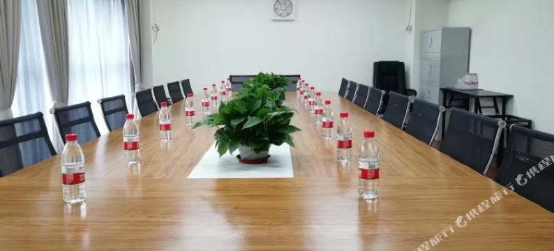 澜欧酒店(成都郫都区工业学院店)图片