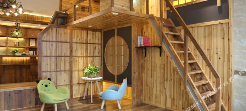 句容水月清华酒店(宁杭路崇明地铁站店)图片