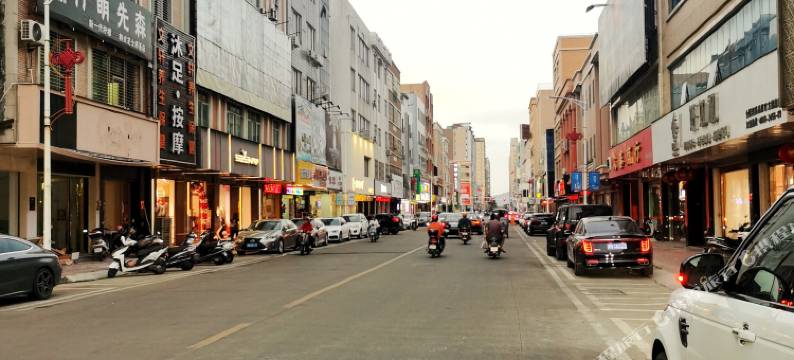 陆丰隆丰主题公寓图片