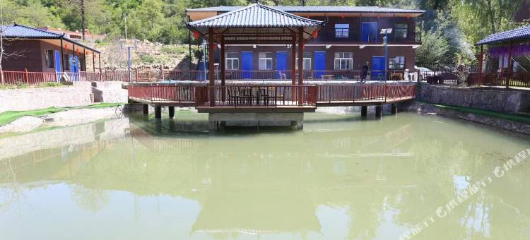 淌泥河避暑山庄图片