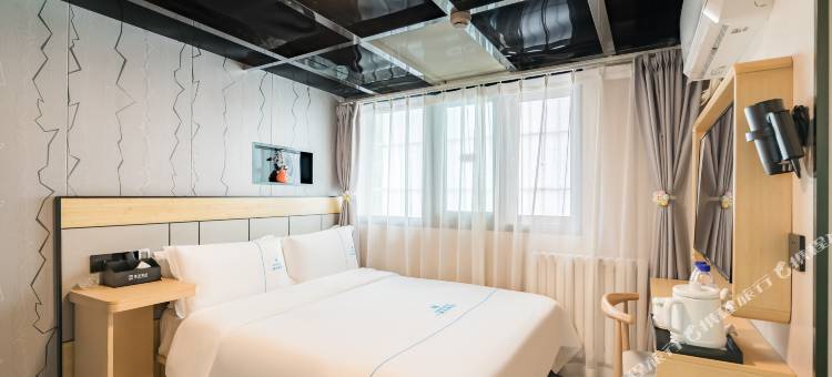 德全酒店(朝阳高铁站石佛营地铁站店)图片