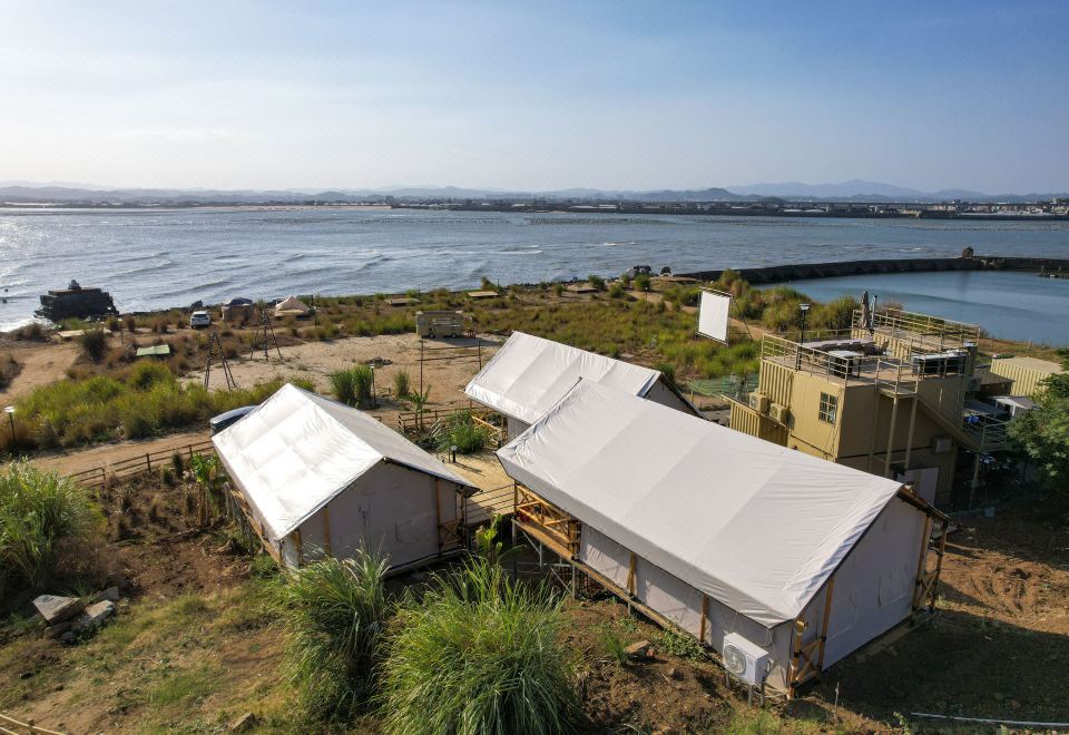 Hilive Sunset Camp (Xiangshan Bay Branch) Hotel Overview