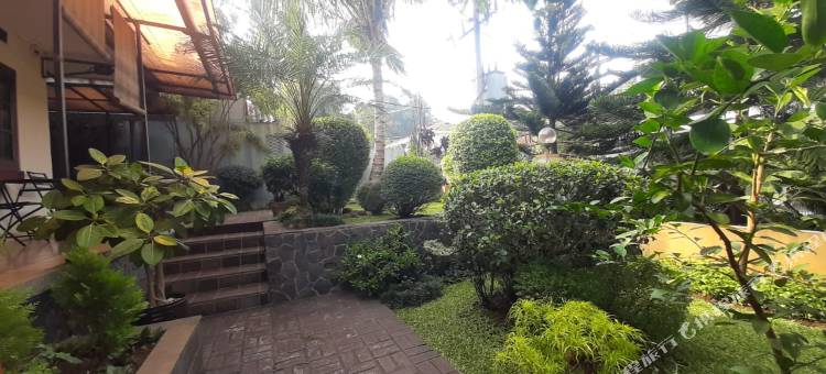 OYO 93358 苏卡穆利亚民宿(OYO 93358 Sukamulya Homestay)图片