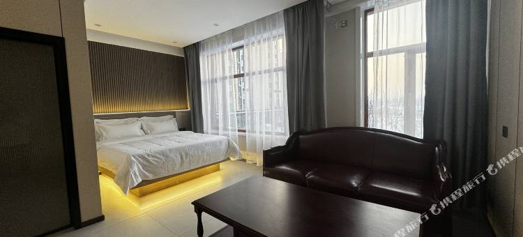 巴彦澜山民宿图片