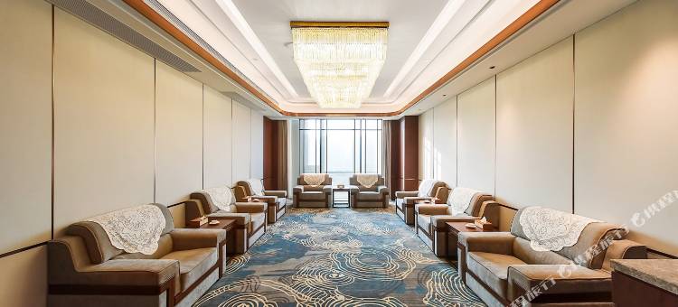 扬州东高铁站怡园饭店(城建广场店)图片