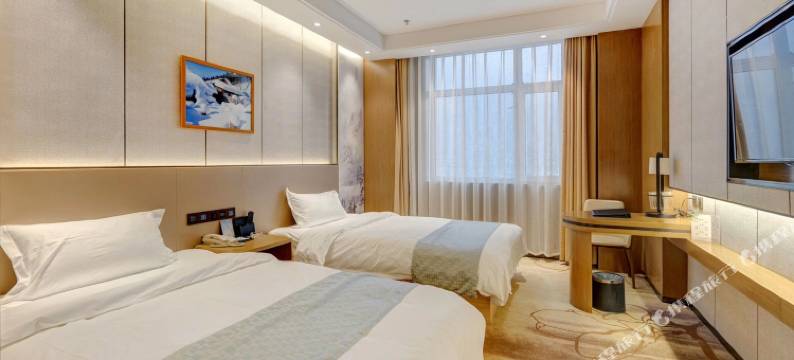 呼伦贝尔额尔古纳草原里部落民宿图片