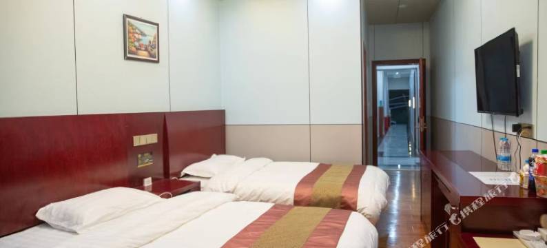 碌曲郎木寺雨辰宾馆图片