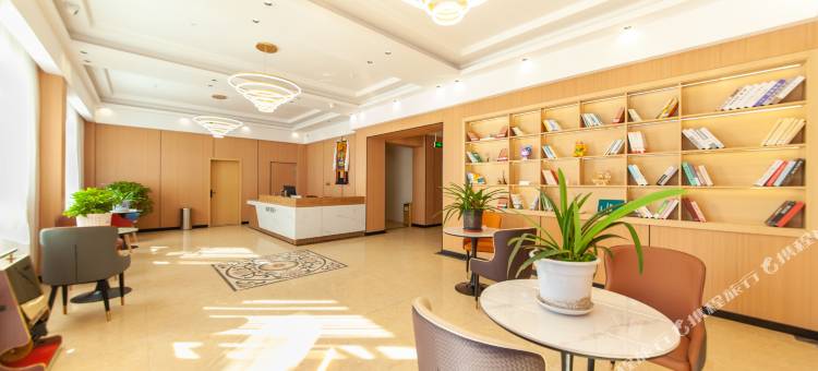 瑞希漫居·城景酒店(罗布林广场康北财富中心店)图片