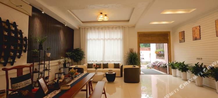 芒市星途民宿(芒市广场店)图片