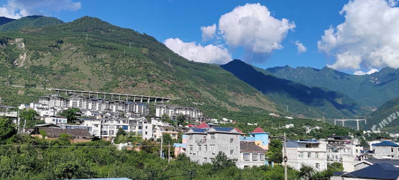 汉源县阿枭民宿(花海果乡景区店)图片