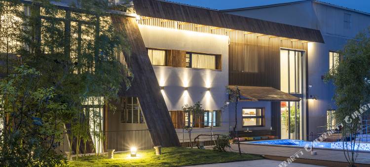 古城旁民宿(开封万岁山大宋武侠城)图片