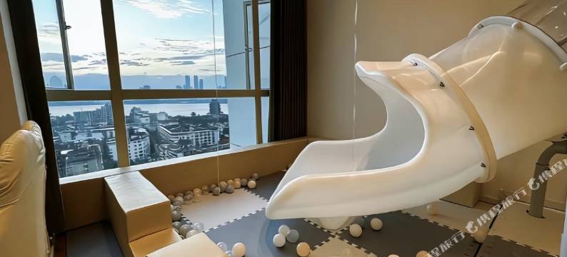 TOWO上品花园酒店(南昌梦时代广场青山湖大道地铁站店)图片