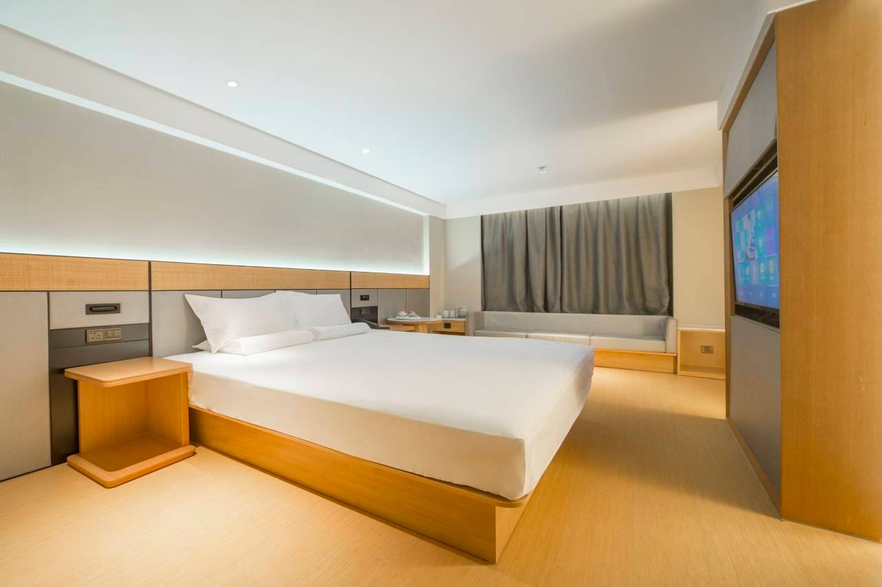 汉庭优佳酒店(沈阳站太原街地铁站店)