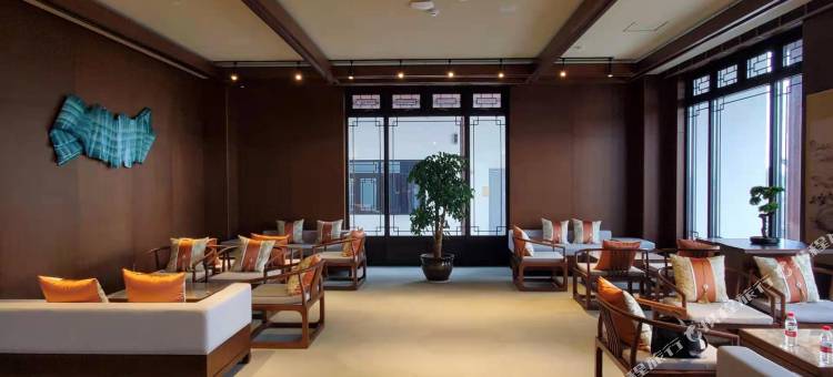 南湖·观湖酒店(岳阳楼景区店)图片